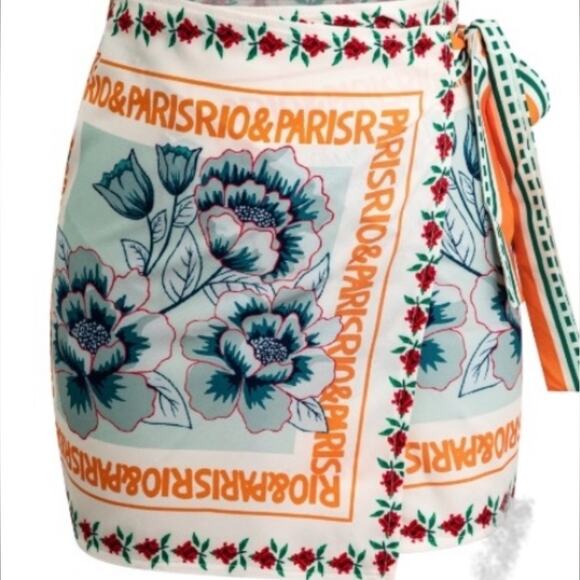 micas Dresses & Skirts - Beautiful colorful skirt size L summer wear light weight new never used